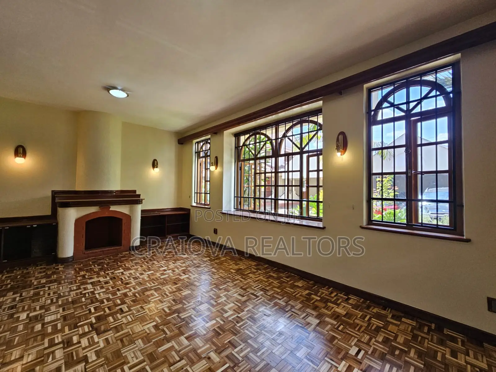 5bdrm Townhouse/Terrace in Lavington for sale