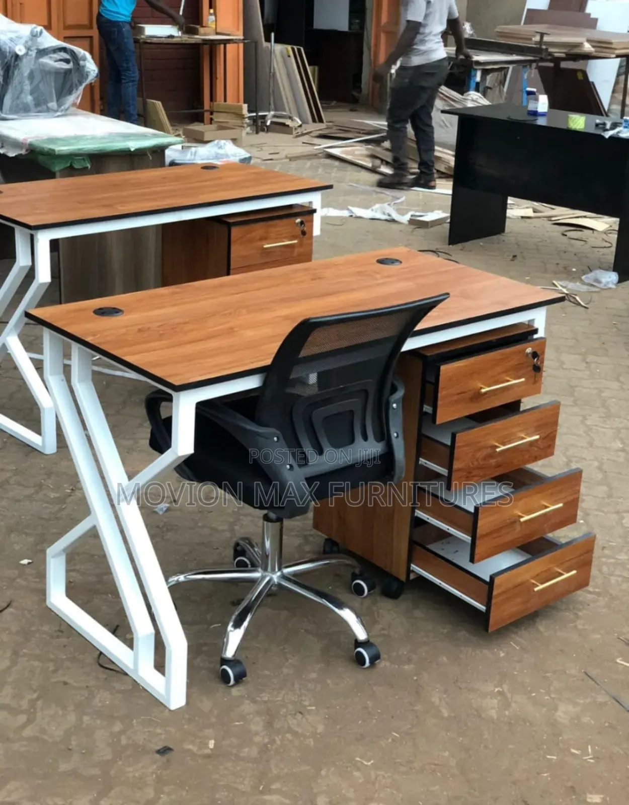 Pedestal +Chairs +Table