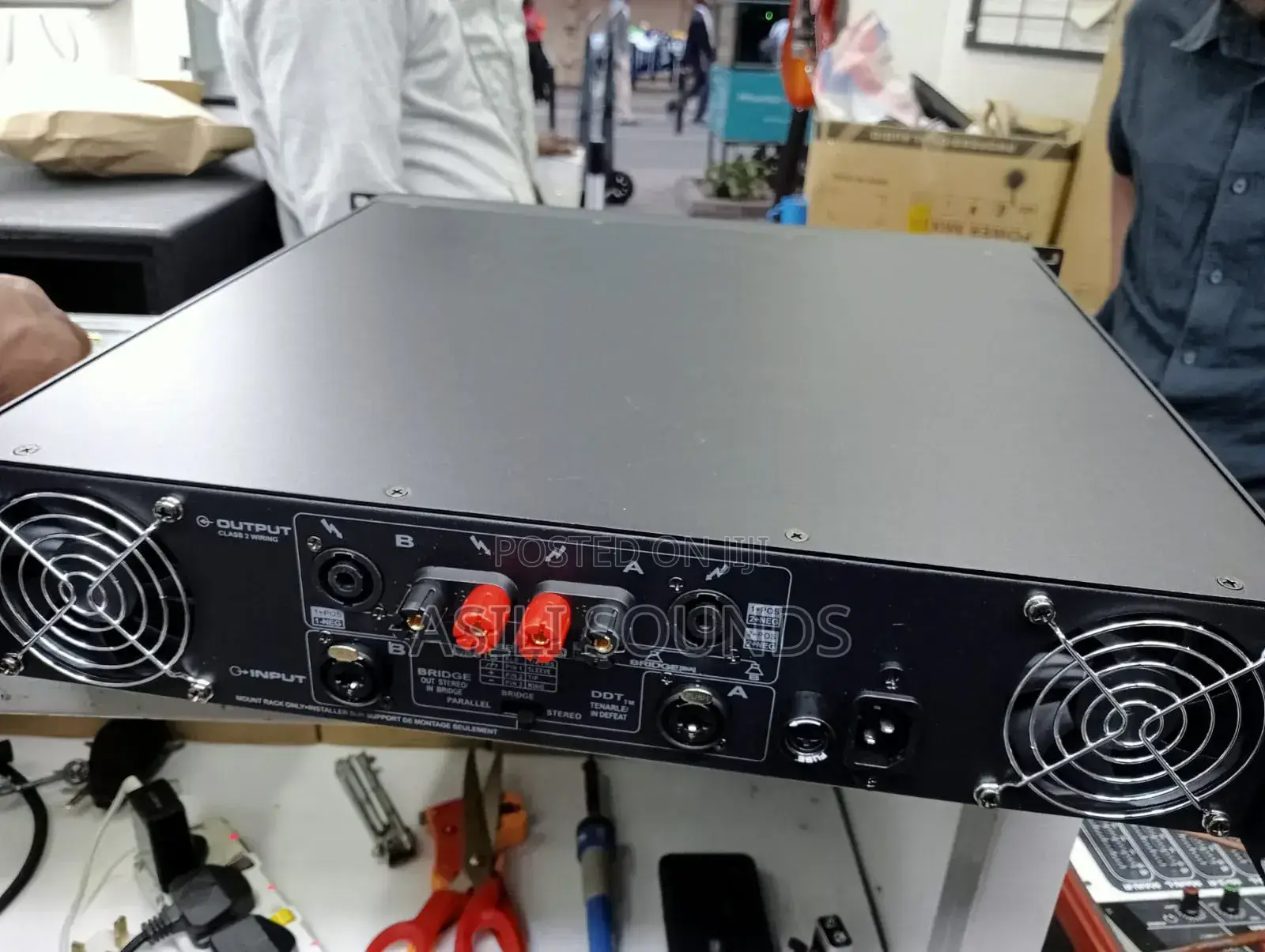Peavey Cs 4000/4080 Professional Power Amplifier.
