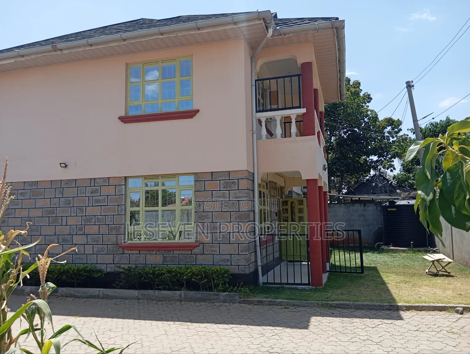 4bdrm Mansion in In A Gated Court, Gateway Mall Area for rent