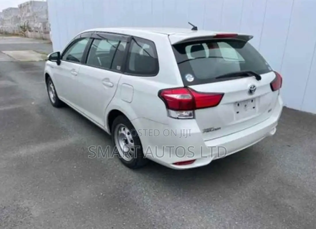 Toyota Corolla Fielder 2018 Off white