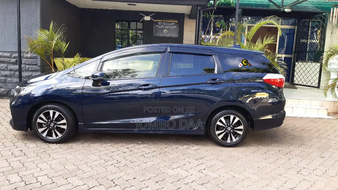 Honda Fit Shuttle 1.5 Hybrid 2WD 2018 Blue