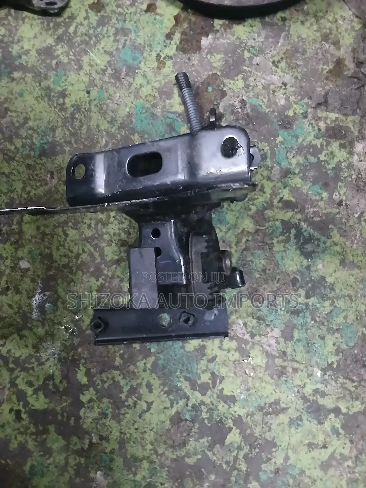 Toyota Yaris Hybrid Gearbox Mount 1.5 12372-0m100 / 12372-22120
