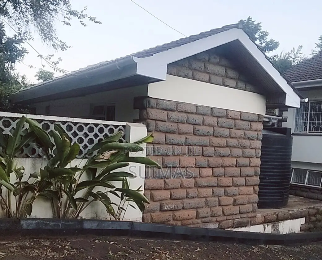 5bdrm Bungalow in Kitisuru for rent