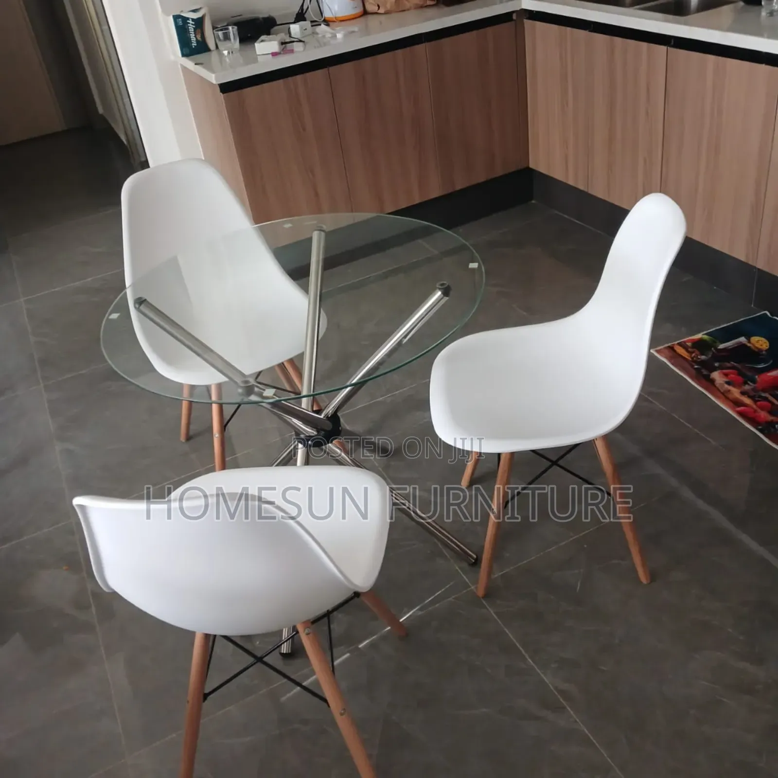 Round Table And Chairs