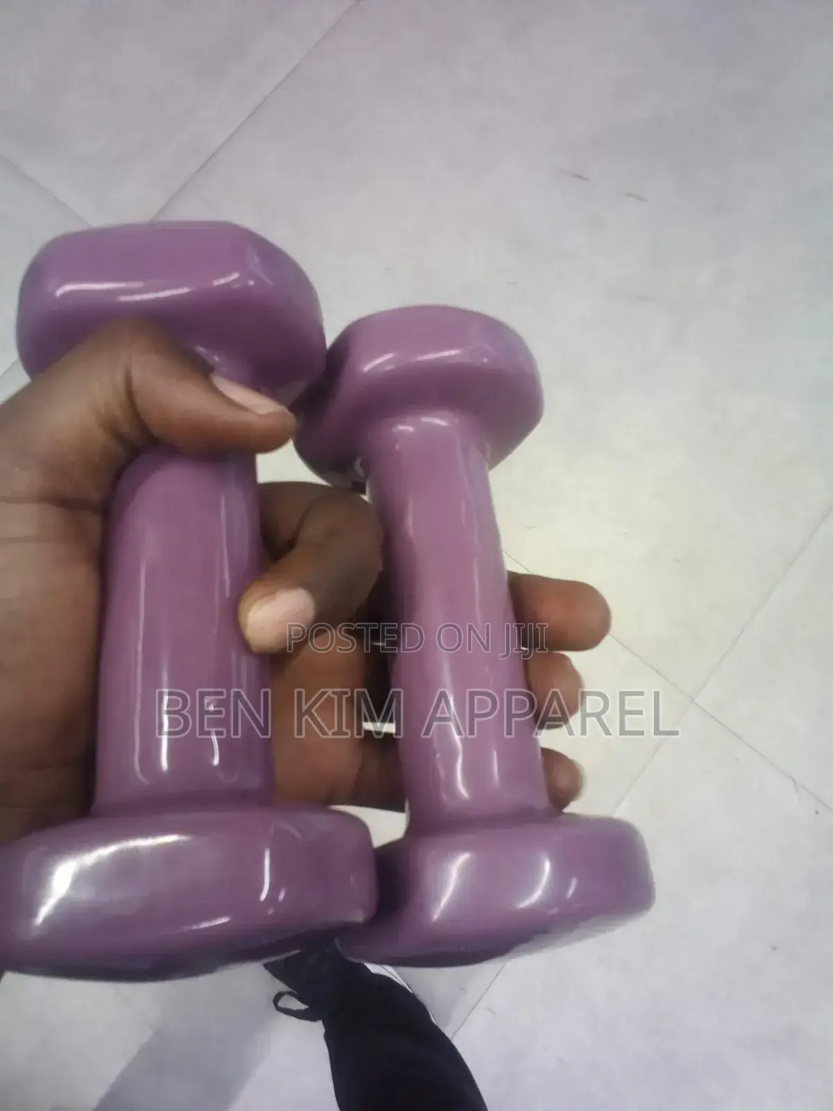 1.5 Kg Gloss Rubber 1.5 Kg Dumbbell Set Maroon.