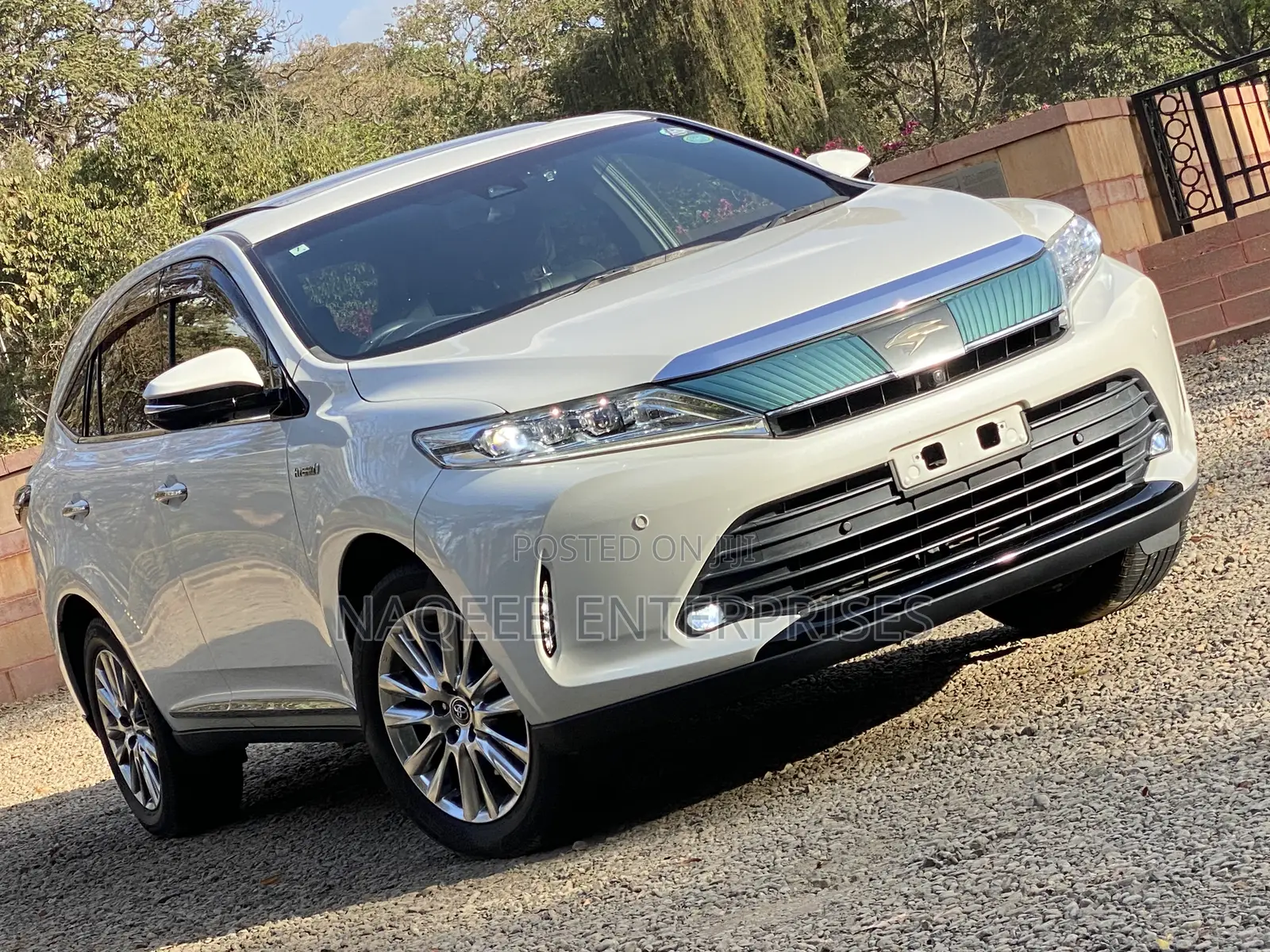 Toyota Harrier 2.5 Hybrid 4WD 2018 Pearl