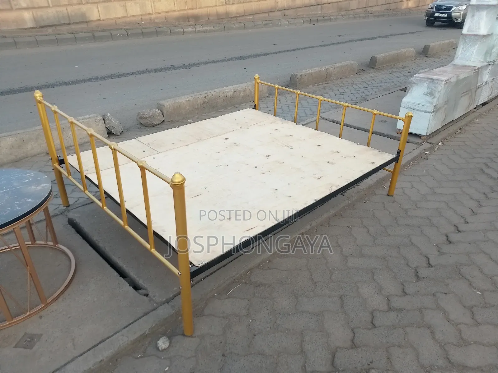 5 by 6 Goldish Leg Metralic Bed