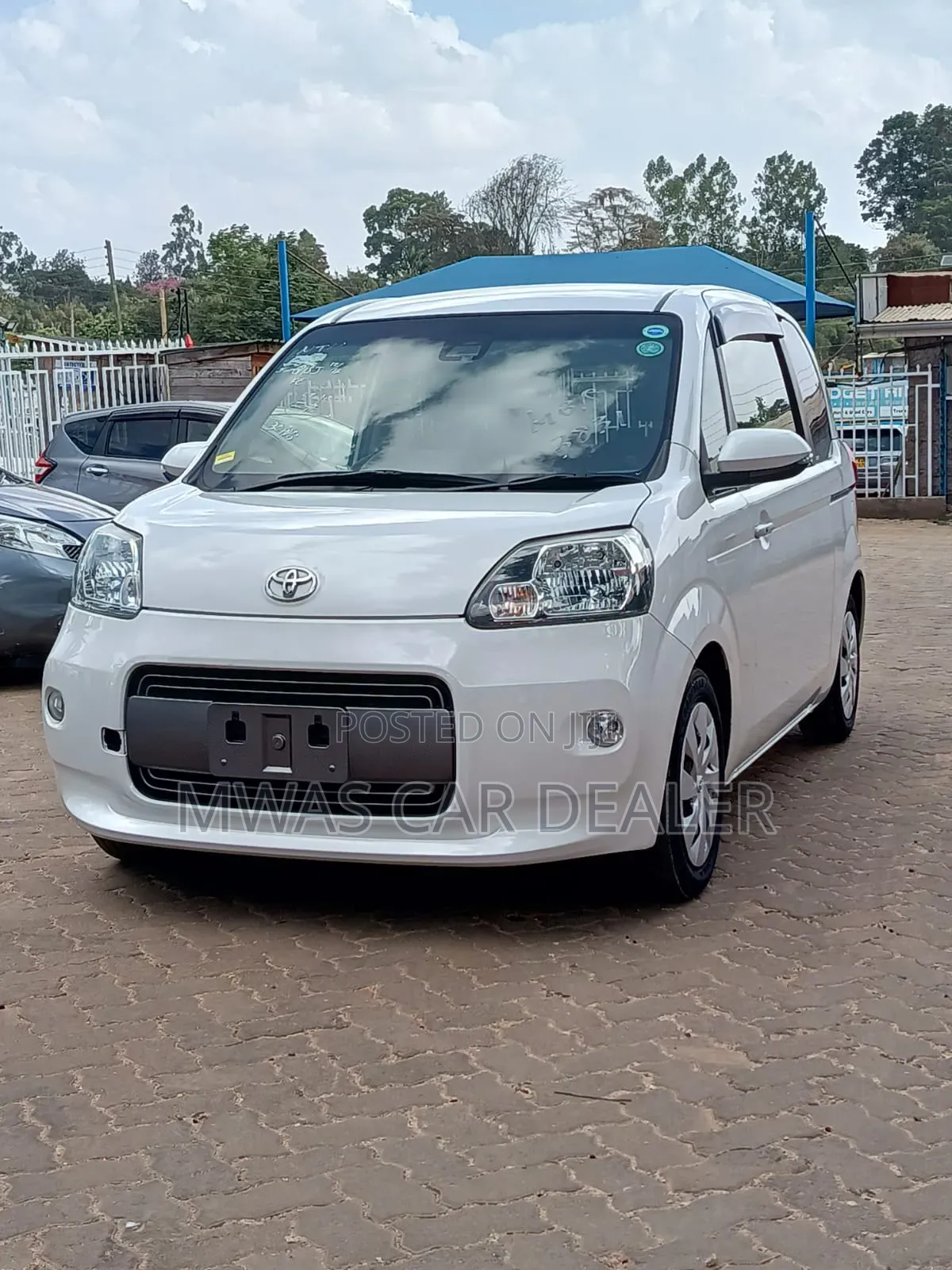 Toyota Porte 2019 White