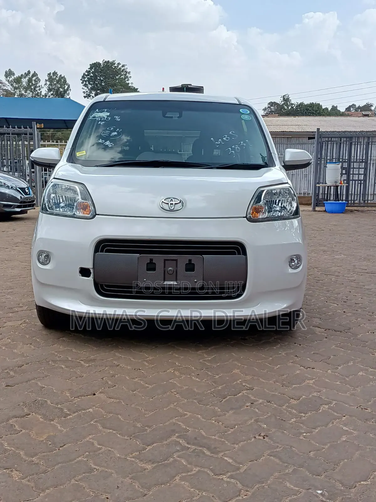 Toyota Porte 2019 White