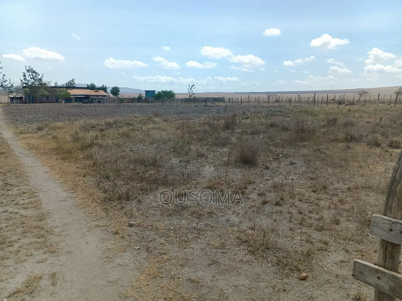 Prime 2-Acre Haven: 3-Bed Home + Borehole – Konza Boom!