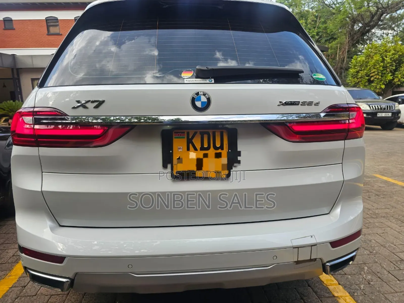 BMW 7 Series 2019 White