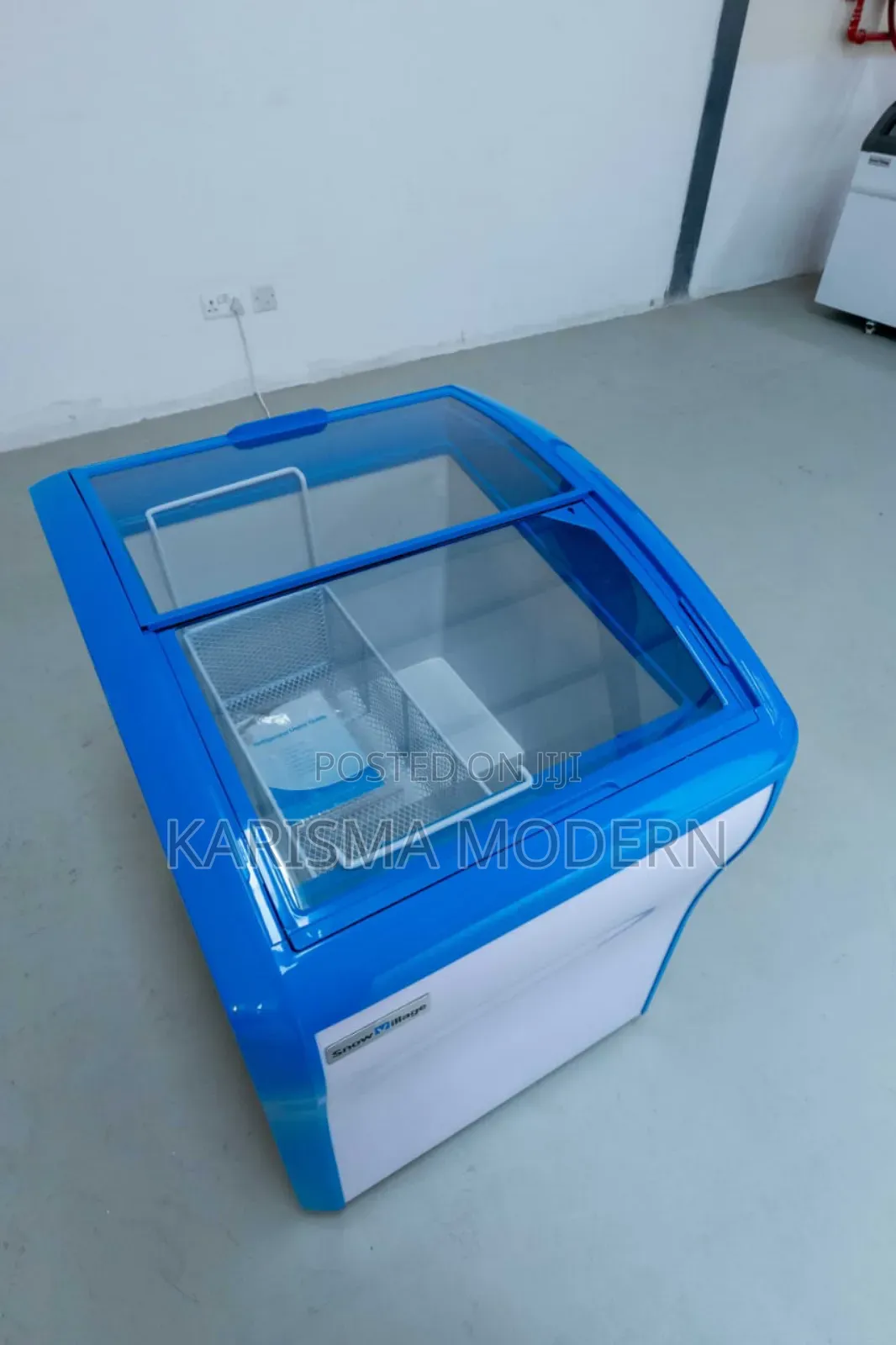 Oce Cream Display Machine