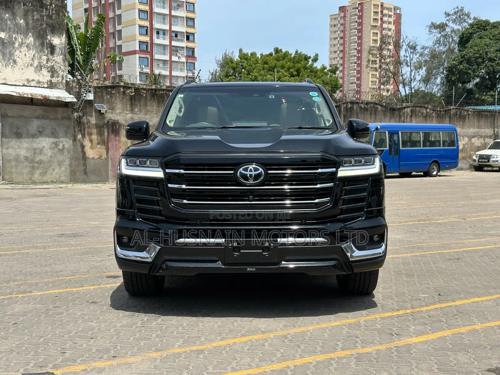 Toyota Land Cruiser LC300 2023 Black