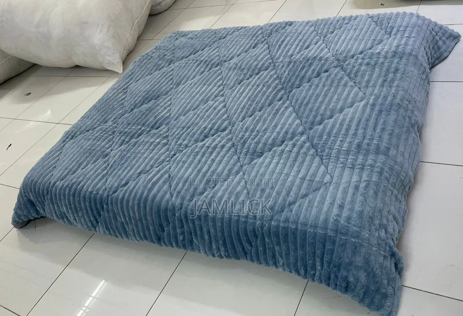 Faux Blanket Set – 2 Pillow Cases + 1 Bedsheet + Duvet –Pt