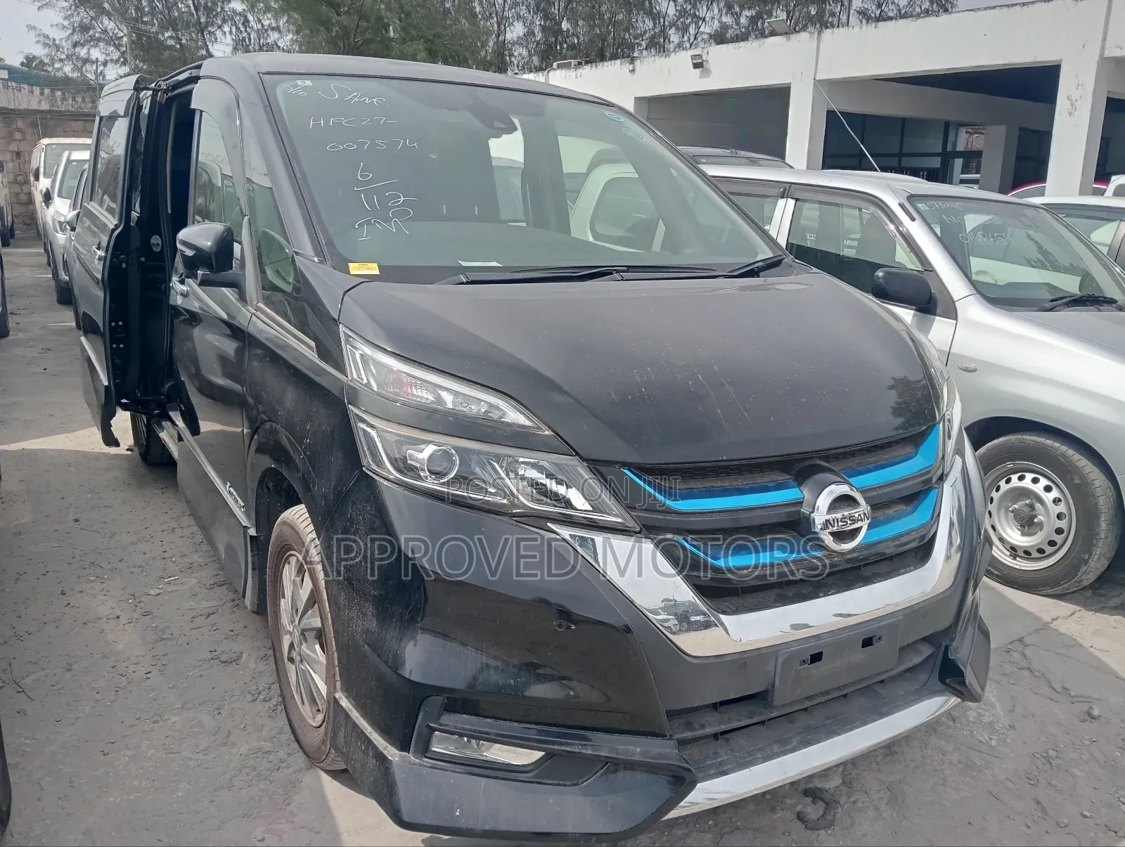 Nissan Serena 2018 Black