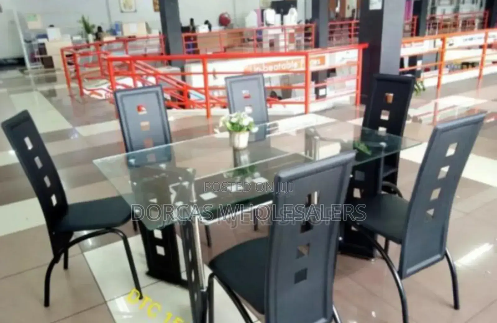 Full Portable Glass 6 Sitter Dinning Table