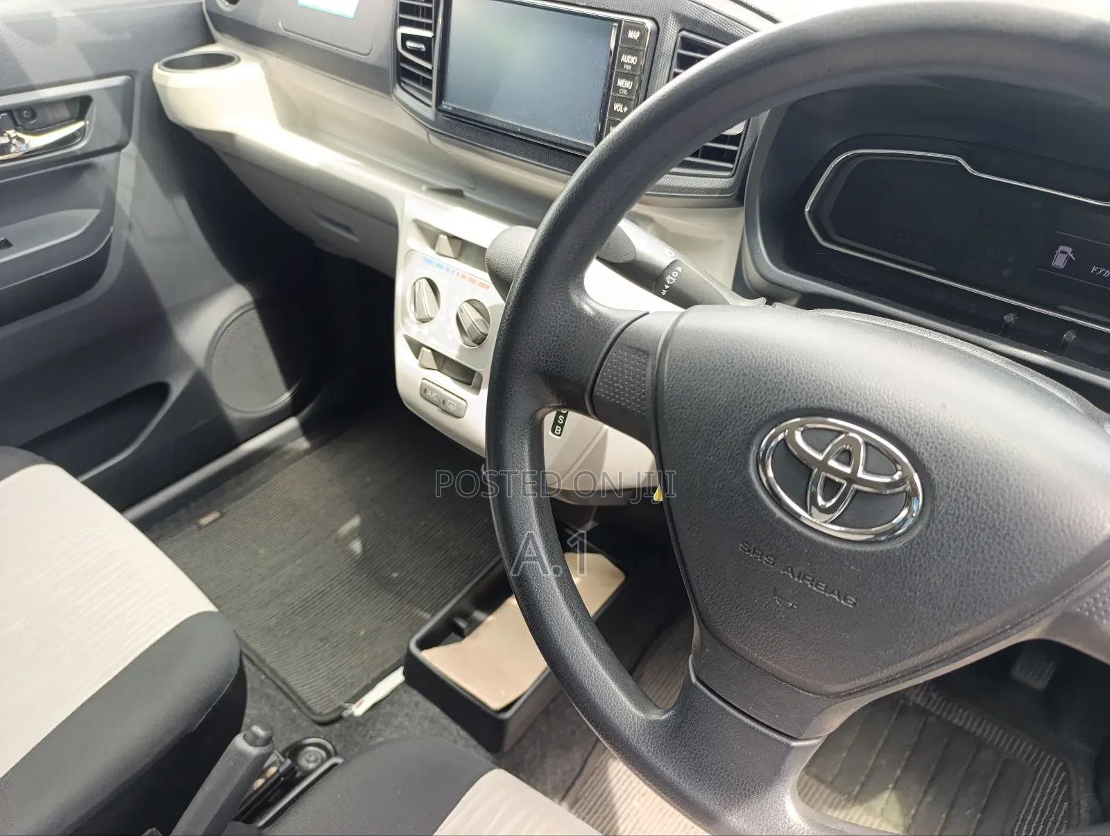 Toyota Pixis Epoch 2018 Blue