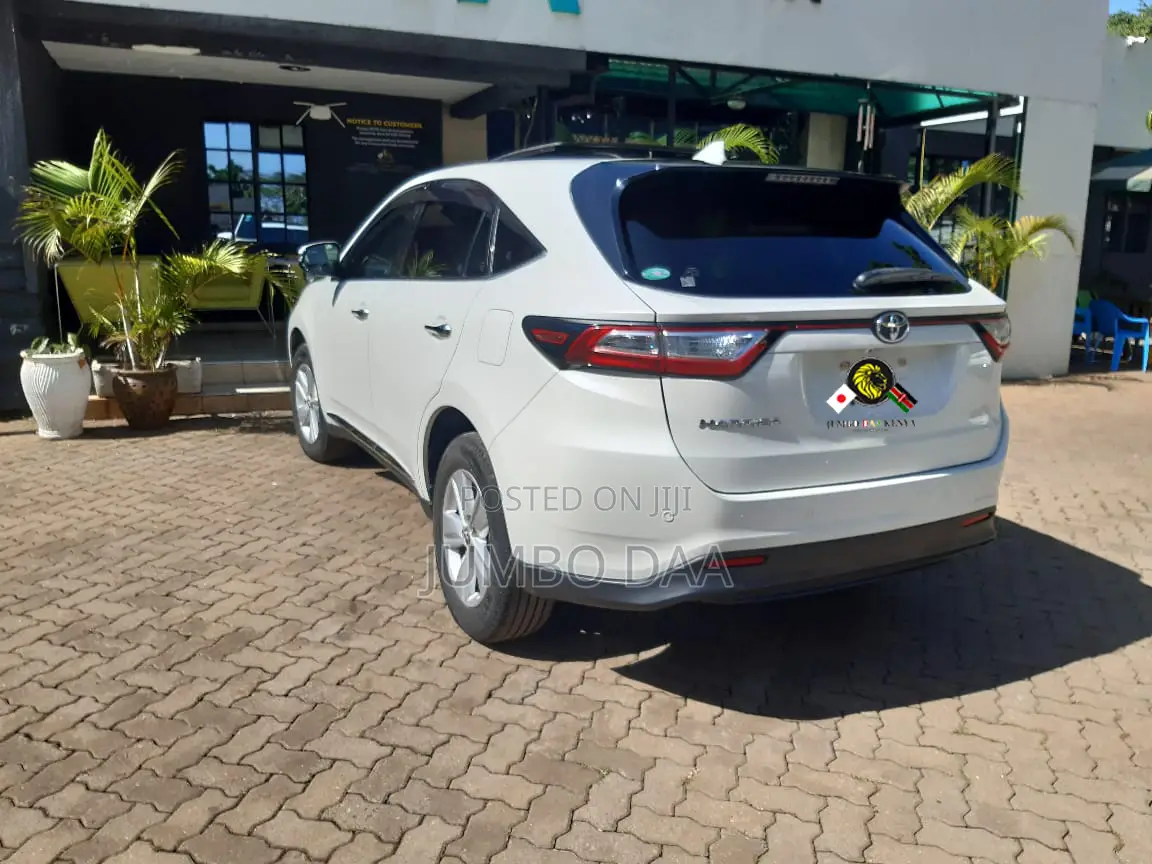 Toyota Harrier 2.0 4WD 2018 White
