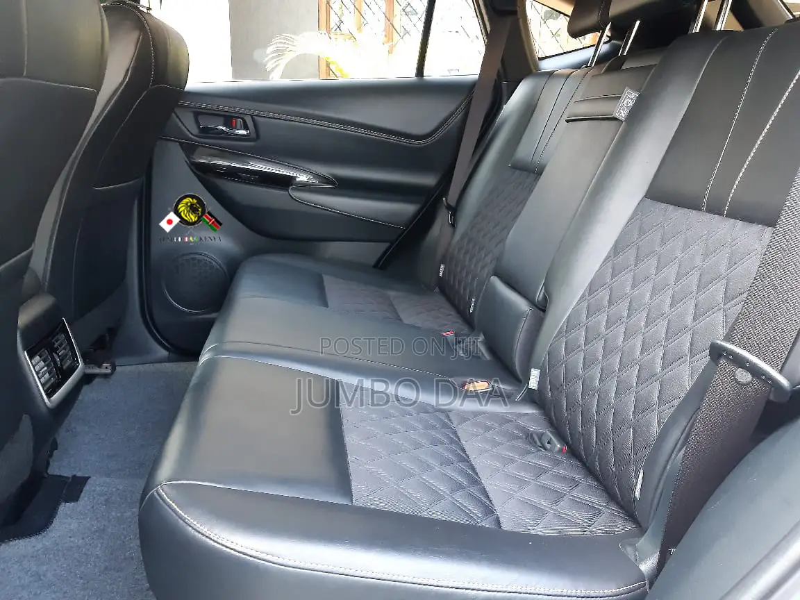 Toyota Harrier 2.0 4WD 2018 White
