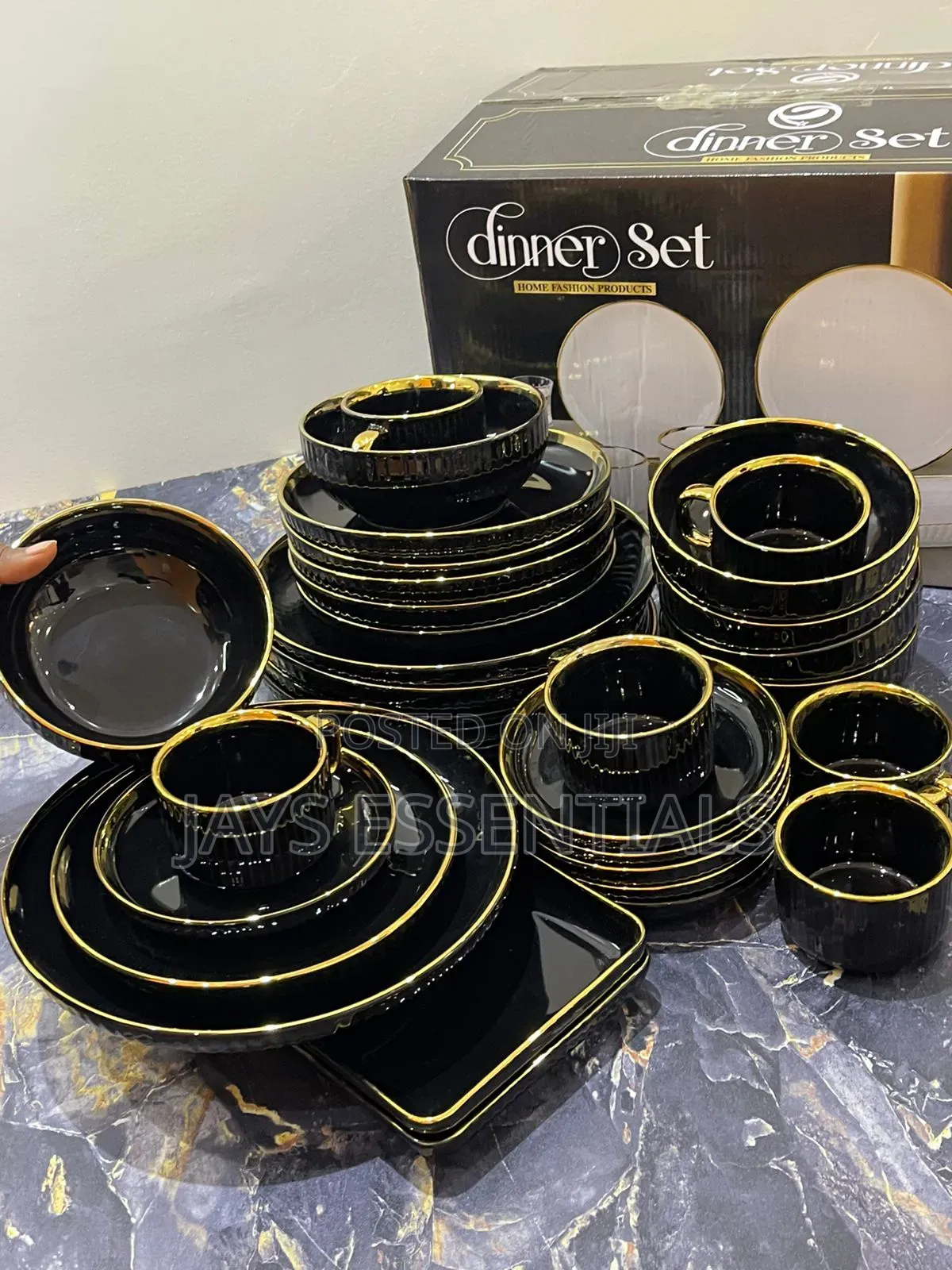 32pc Black Gold Dinner Set