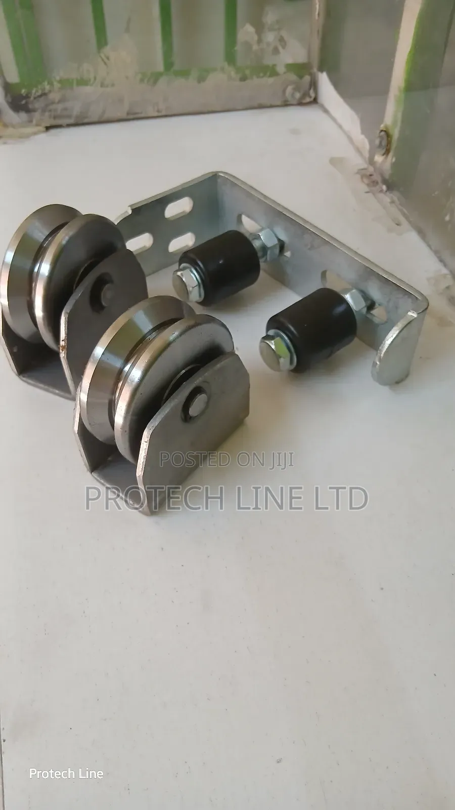 Sliding Gate Rollers Kit With Gate Guides Plus L Bracket