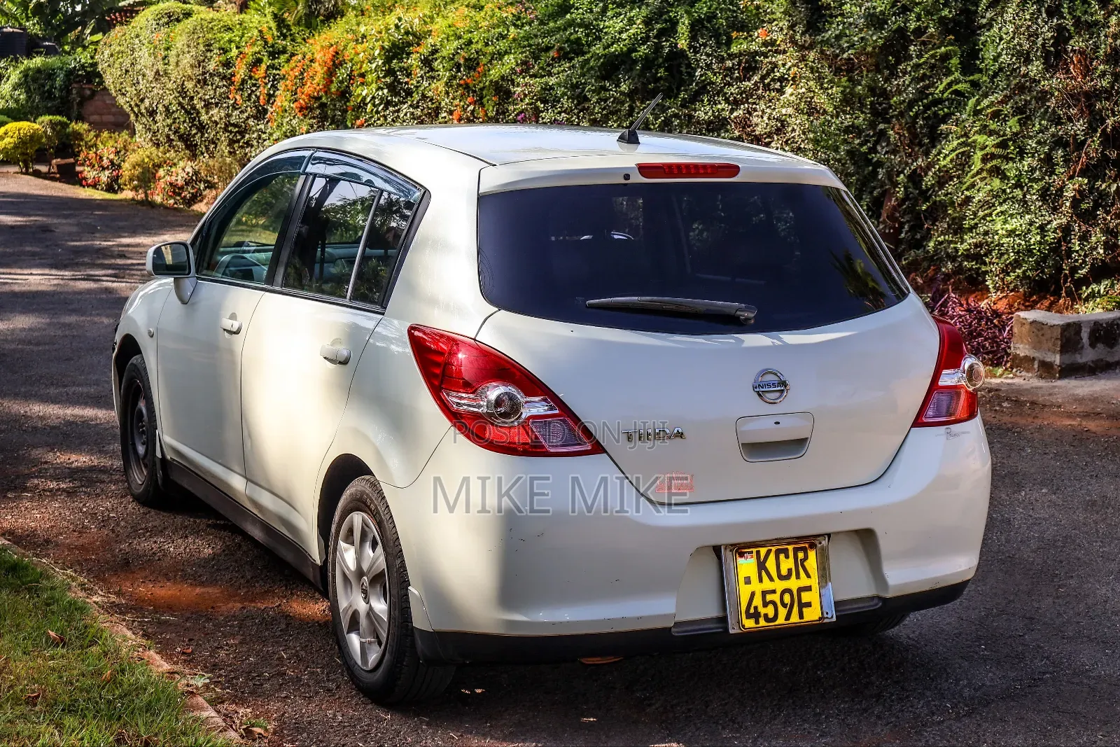 Nissan Tiida 2010 White