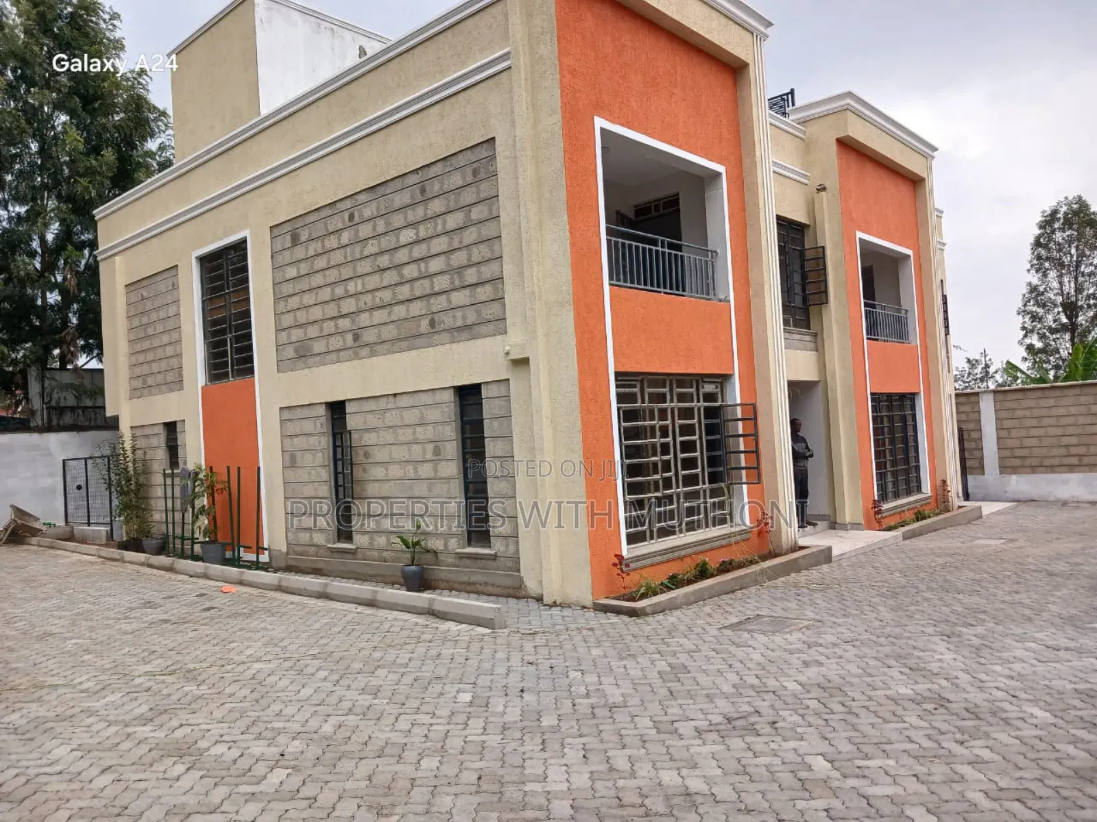 3bdrm Townhouse/Terrace in Matasia for sale