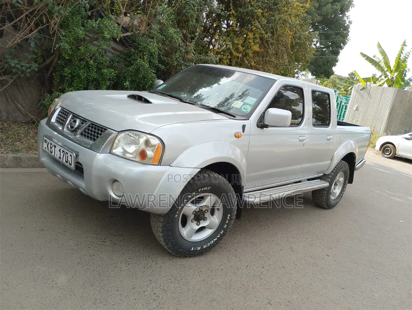 Nissan Hardbody 2005 Silver