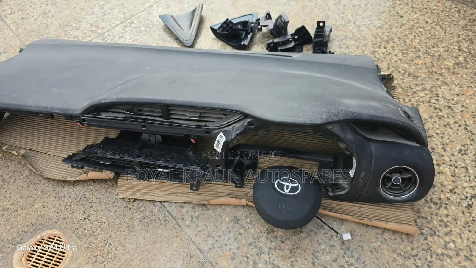 Vitz 2018 Dashboard/ Steering Airbags