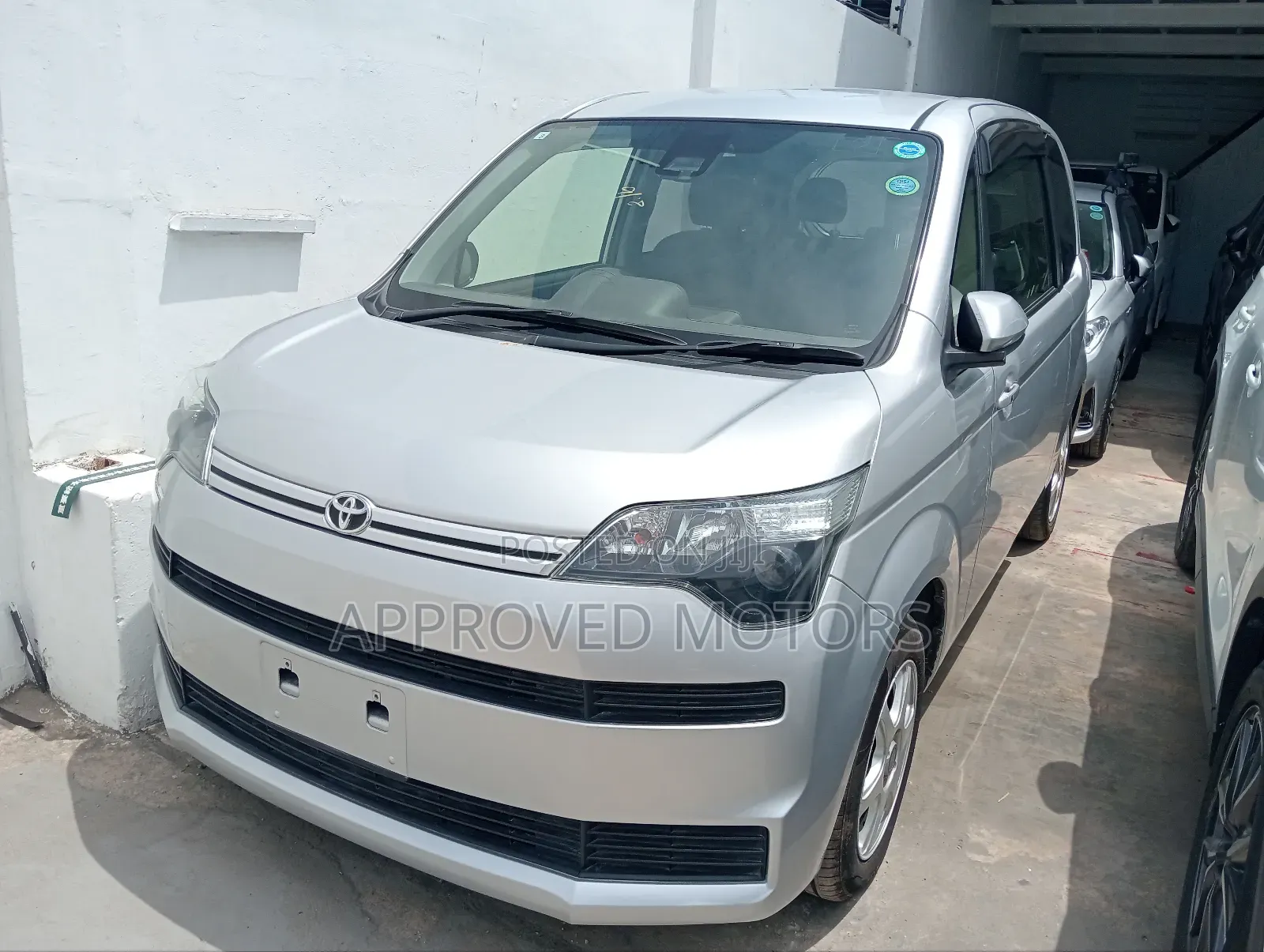 Toyota Spade 2018 Silver