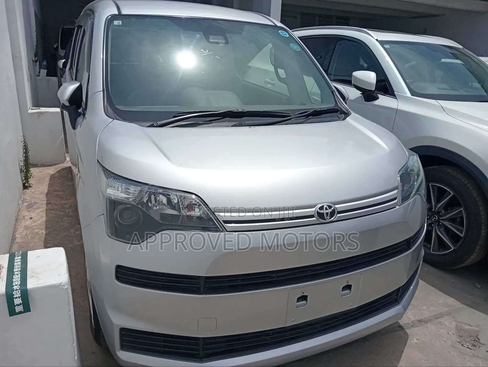 Toyota Spade 2018 Silver
