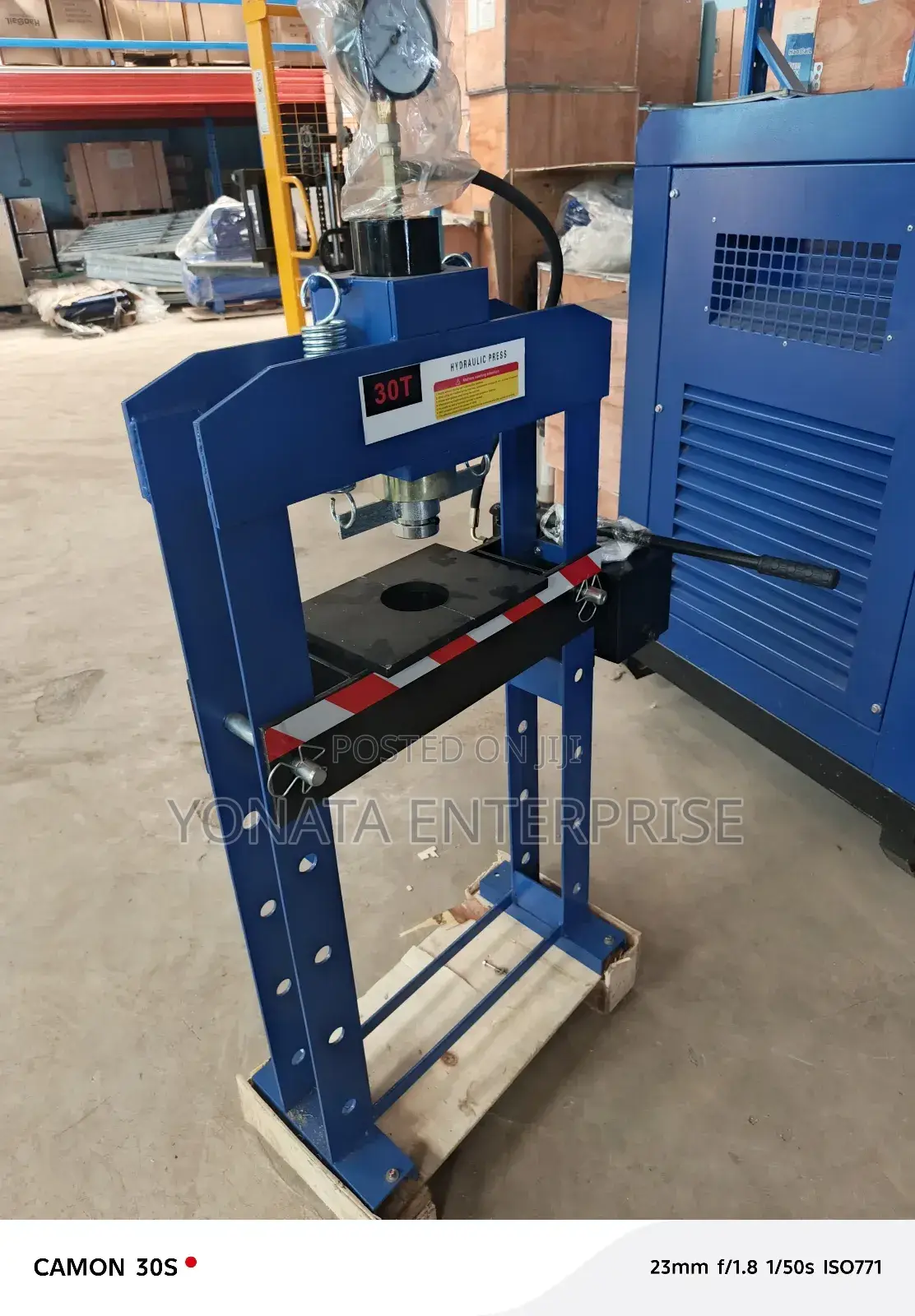 Hydraulic Press 30 Tonnes With Gauge in Stock