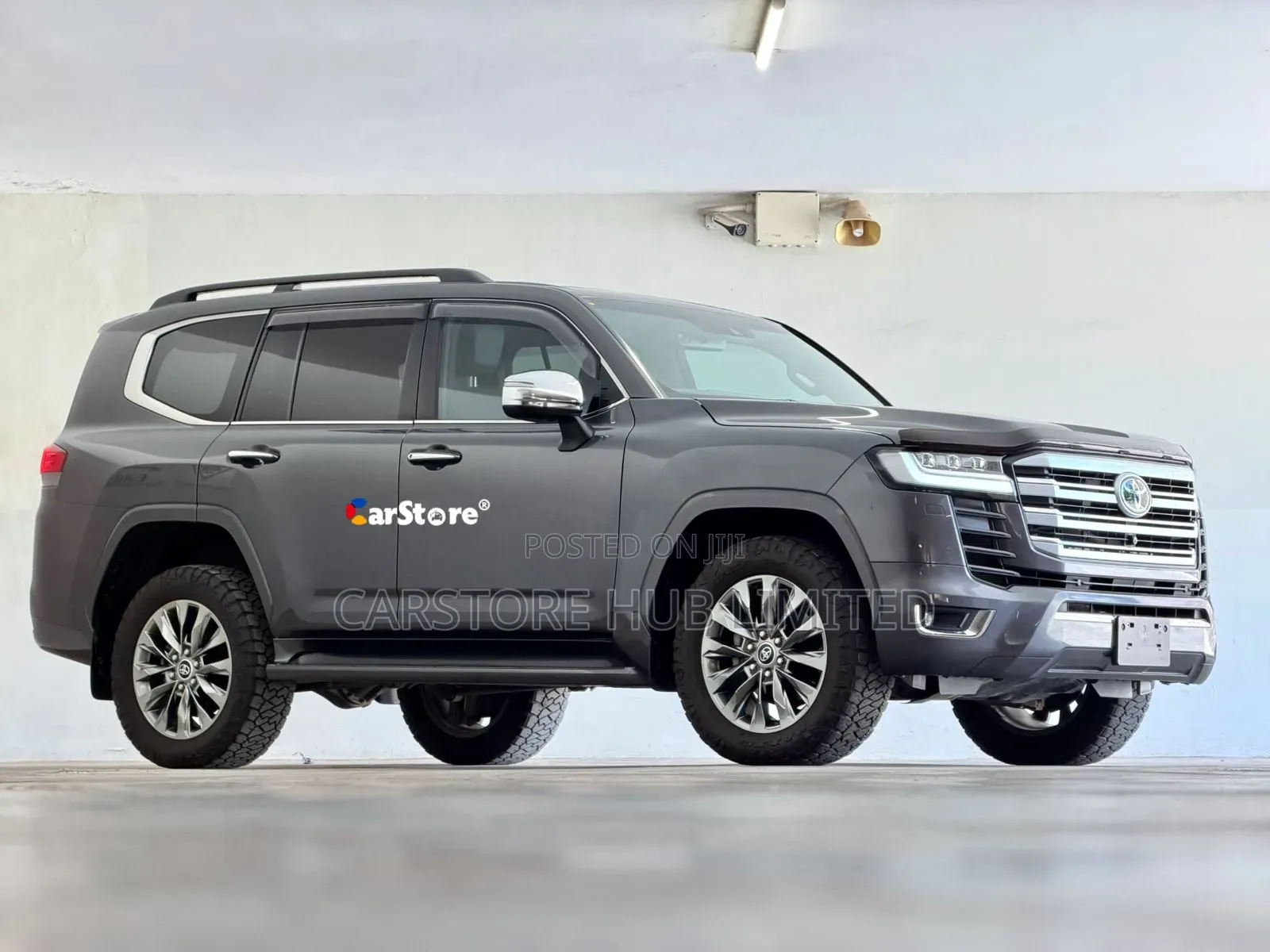 Toyota Land Cruiser LC300 2022 Gray