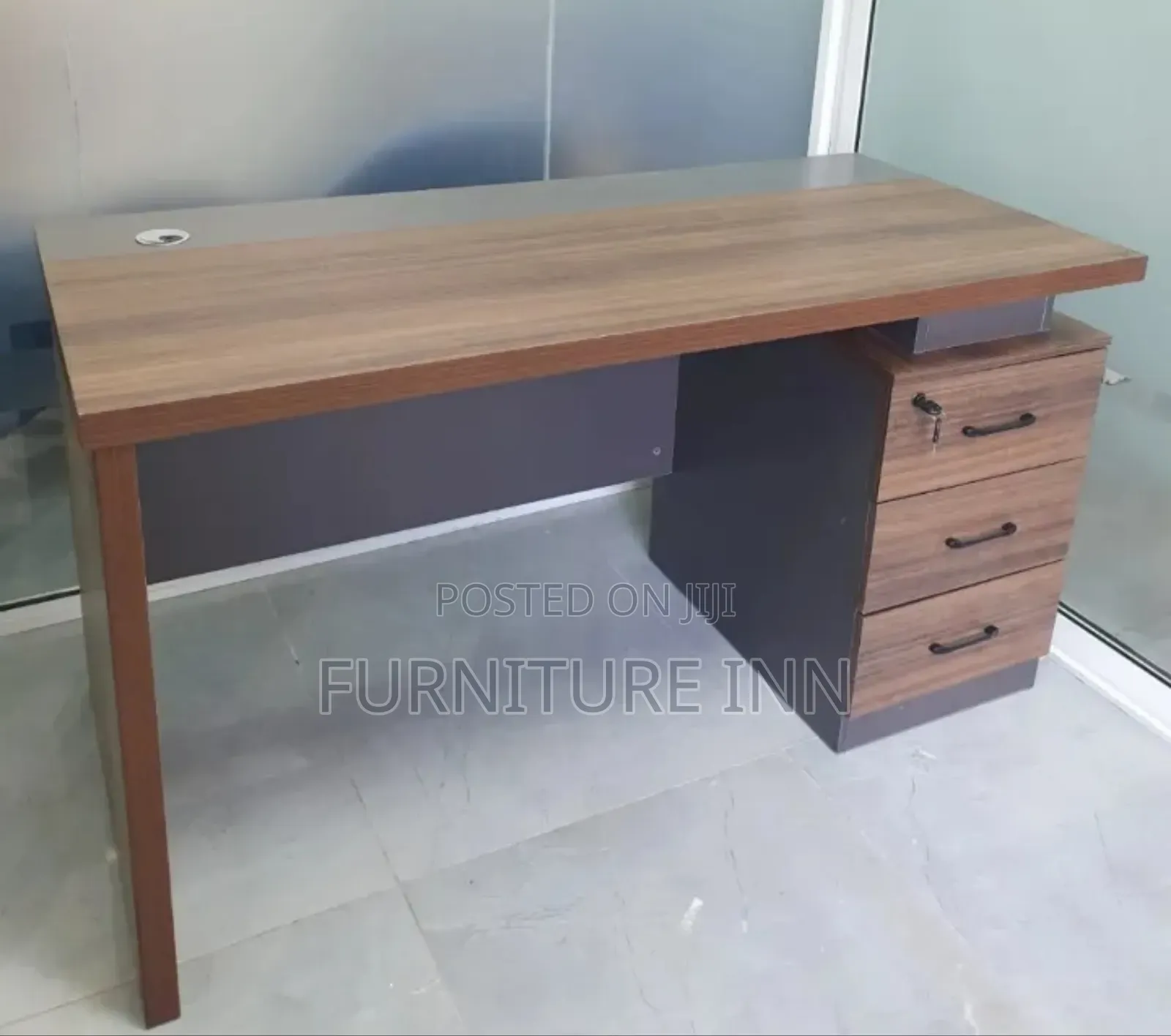 Office Table: Comfortable Office Table