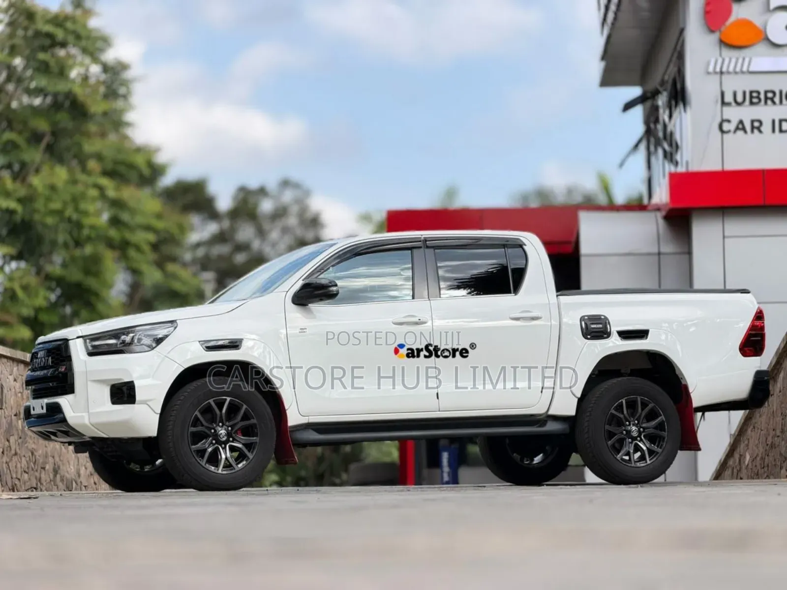 Toyota Hilux 2022 White