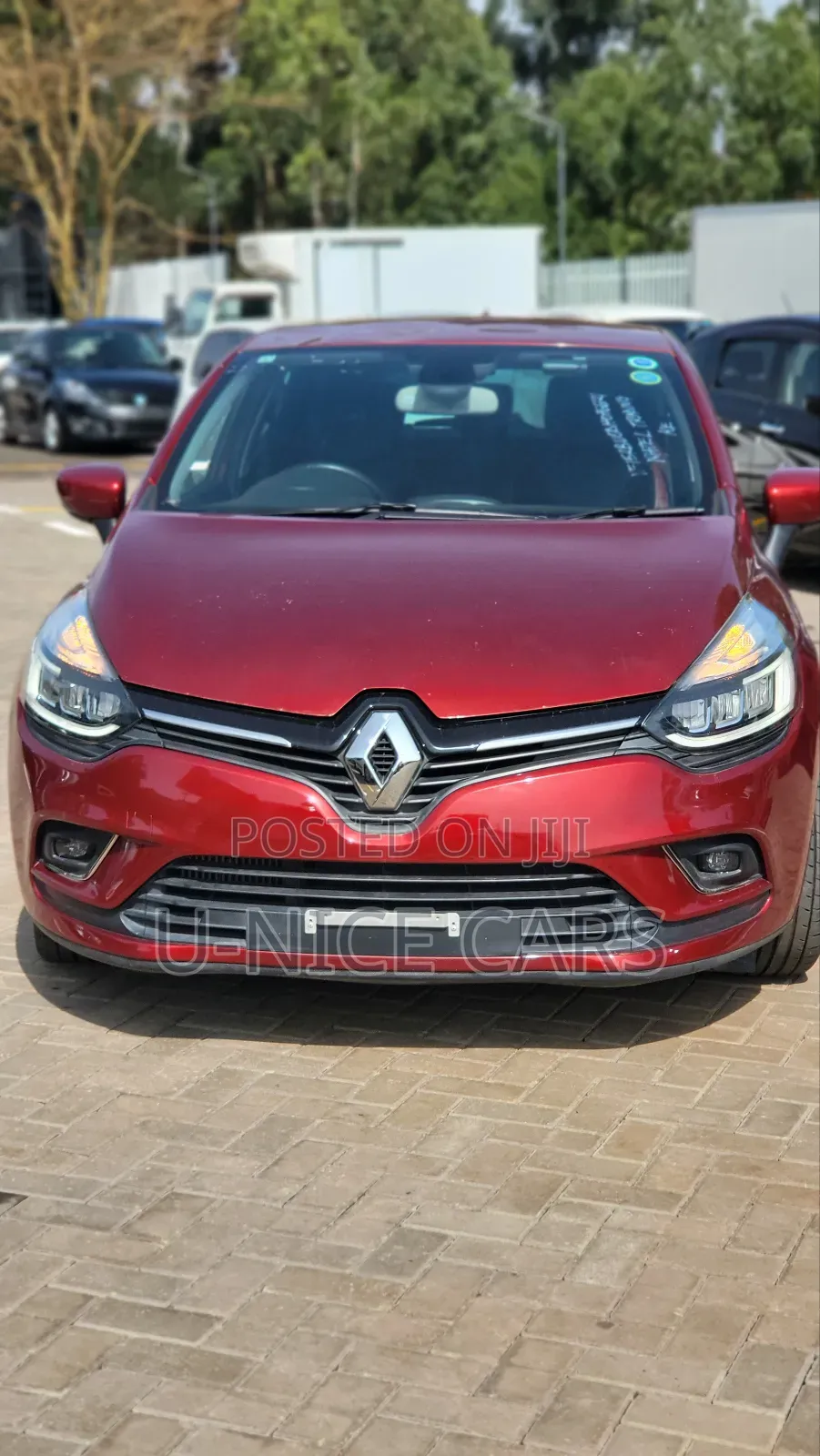 Renault Lutecia 2018 Maroon