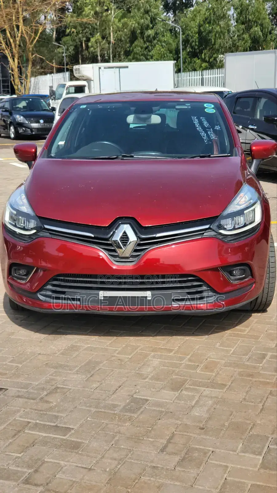 Renault Lutecia 2018 Maroon