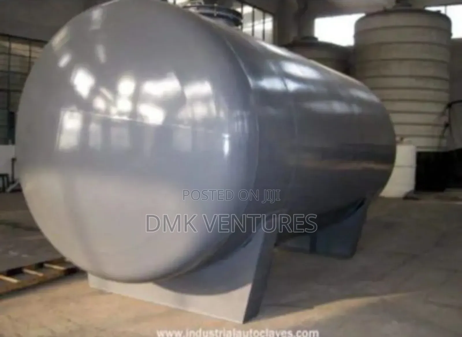 550000l,Heavy Gauge Stainless Steel Custom Track Transportation Tank