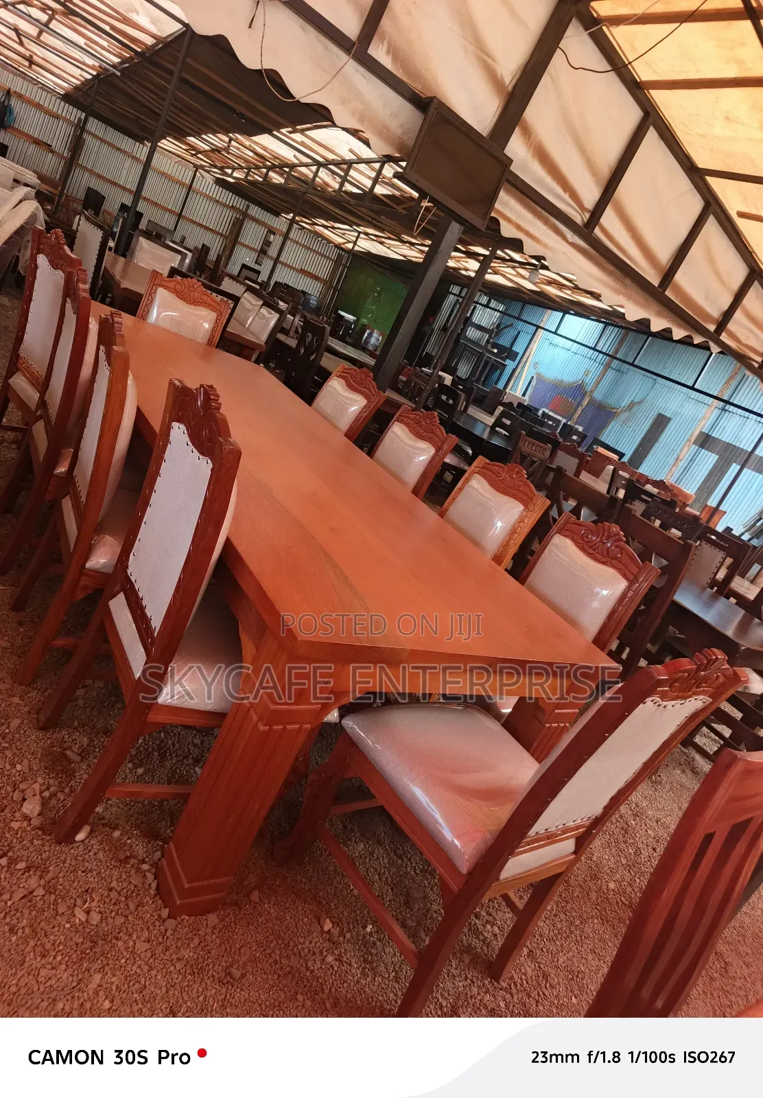 Untique 10 Seater