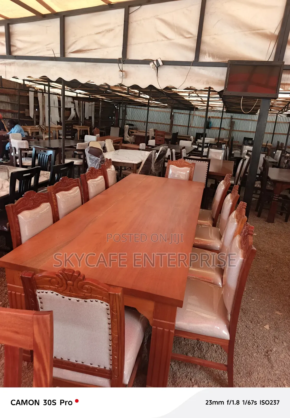 Untique 10 Seater