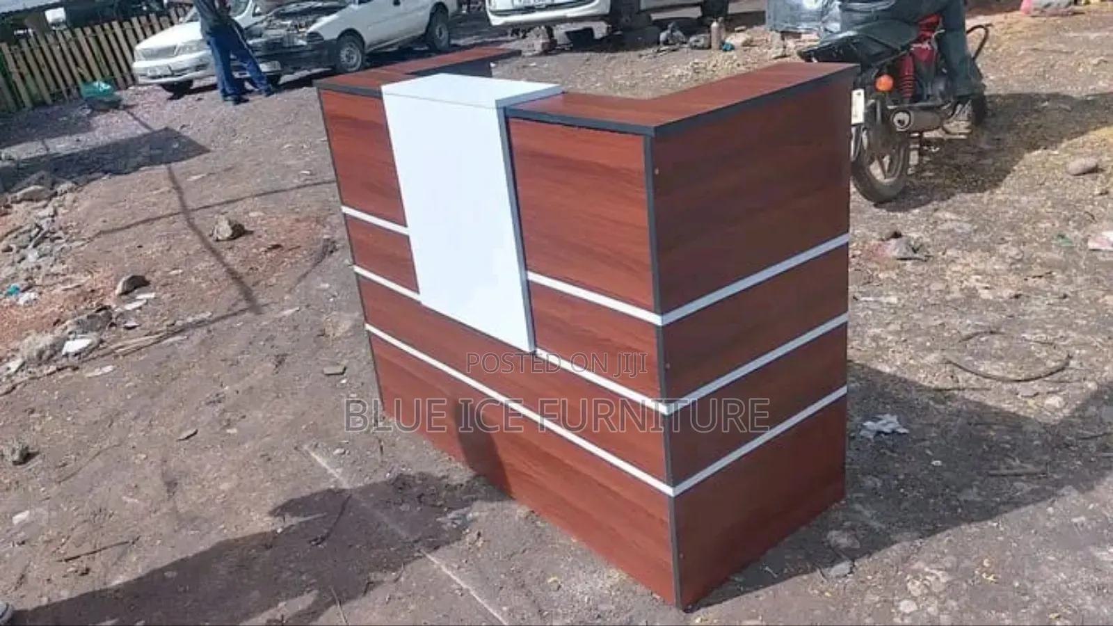 Customer Service Desk