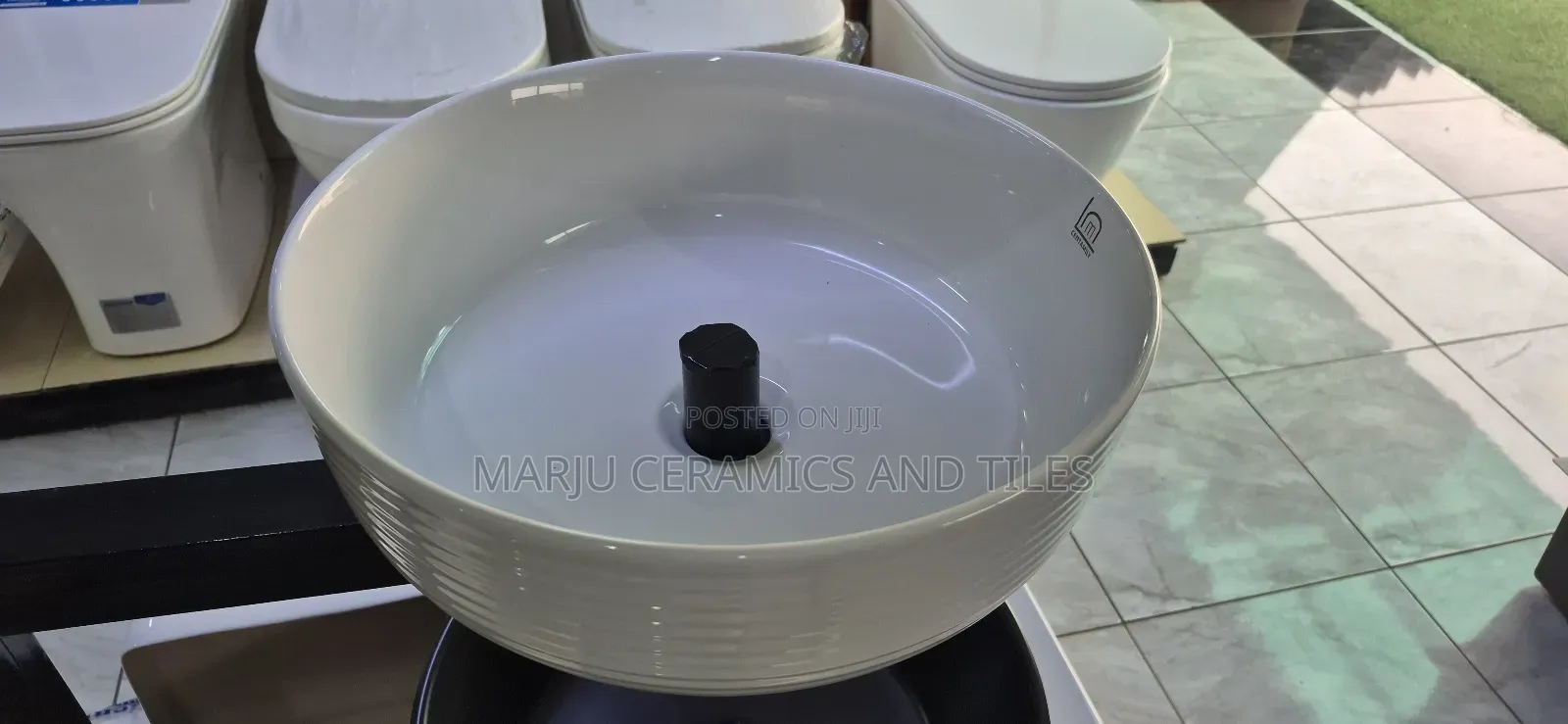 Stylish White Top Washhand Basin