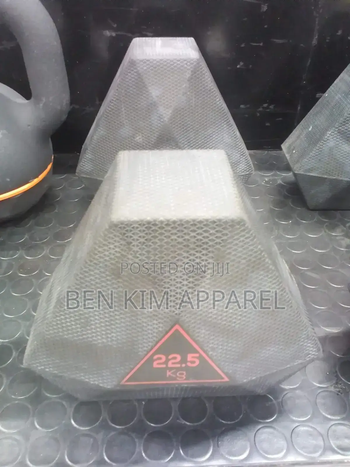 22.5 Single Hex Dumbbell Steel, Iron and Rubber