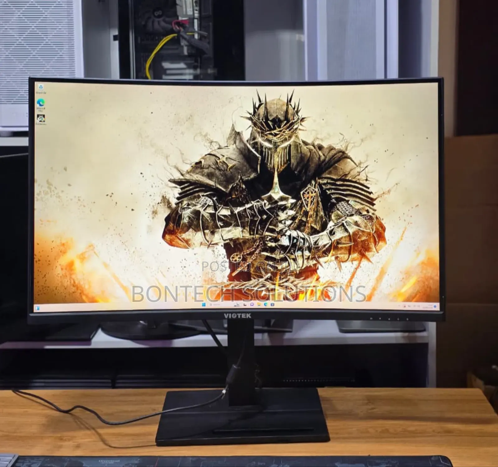 Viotek Gaming Monitor 
32 Inch Curved Display
 Resolution
144hz