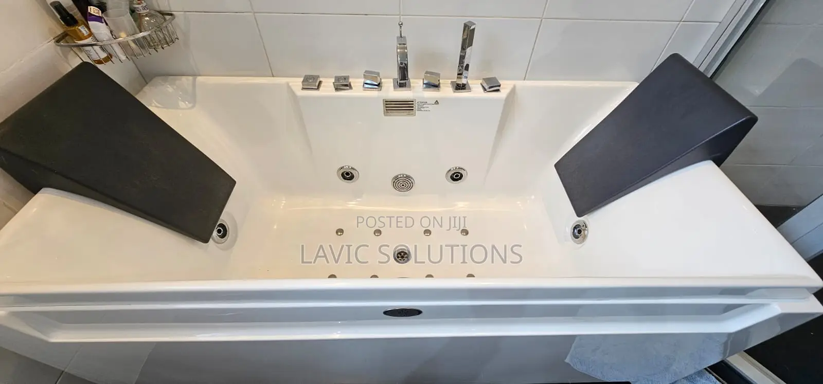 Jaccuzi for 2 Users