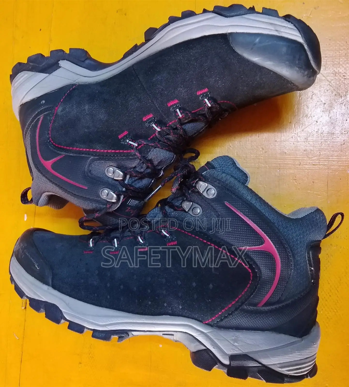 Exuk Hiking Safety Shoes