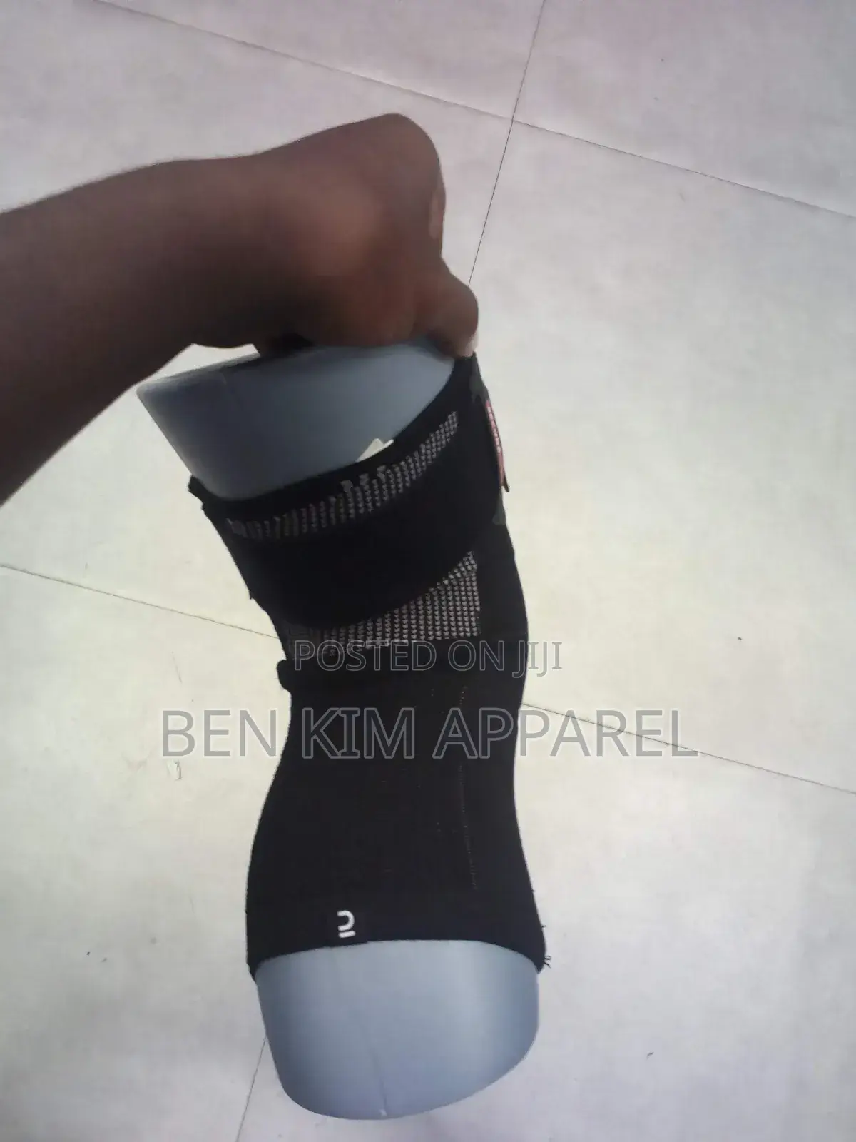 Knee Cap and Ligament Support Sports Brace Side Struts and Knee Cap