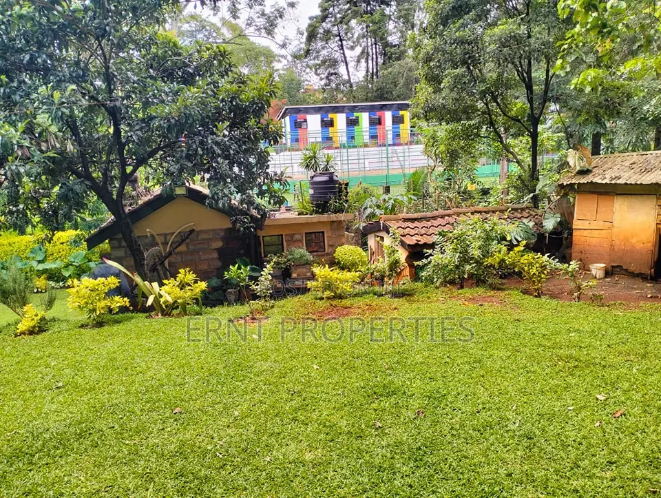 4bdrm Mansion in Njumbi Lane, Muthangari for sale