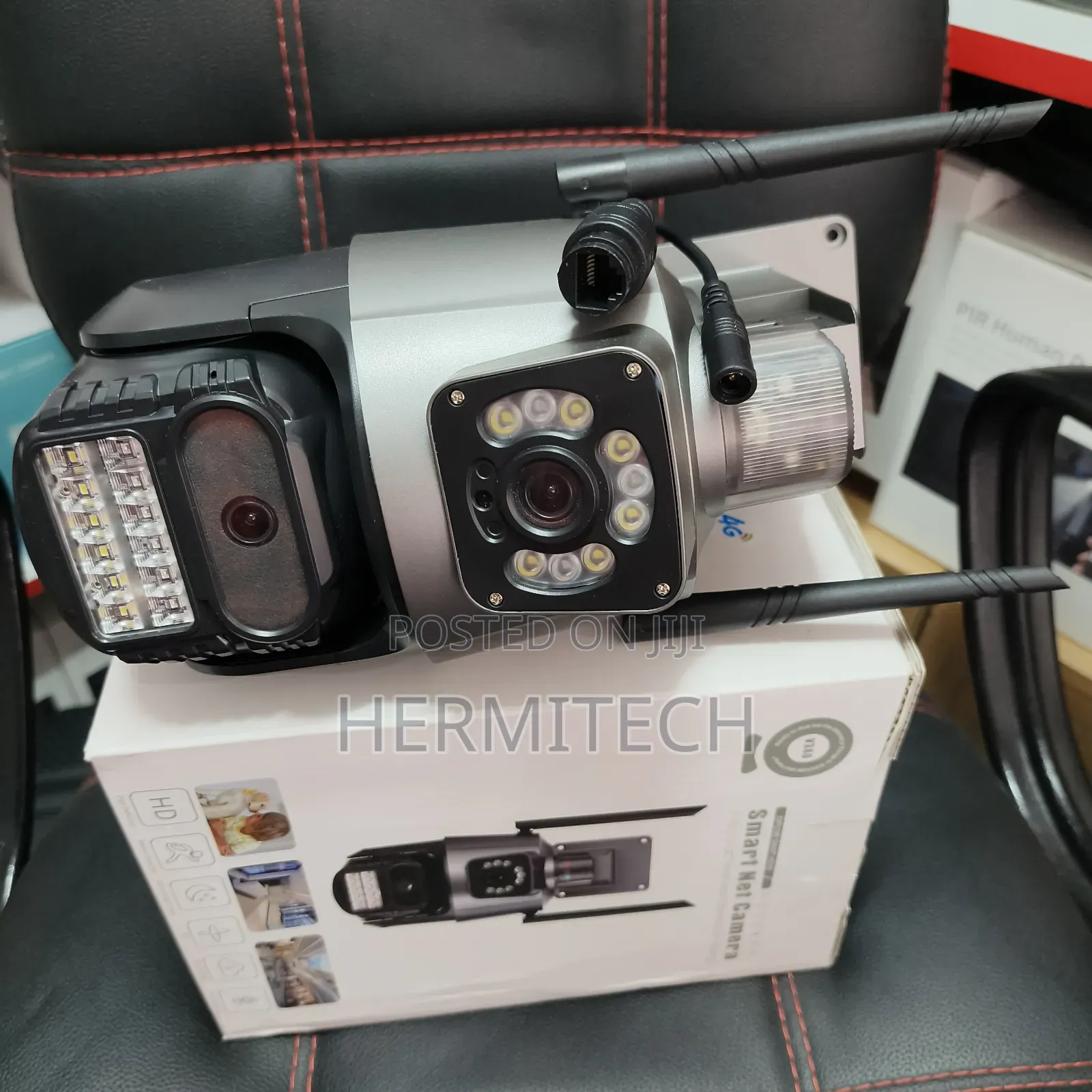 CCTV Dua Lens Electric Powered PTZ With Strobe Lights